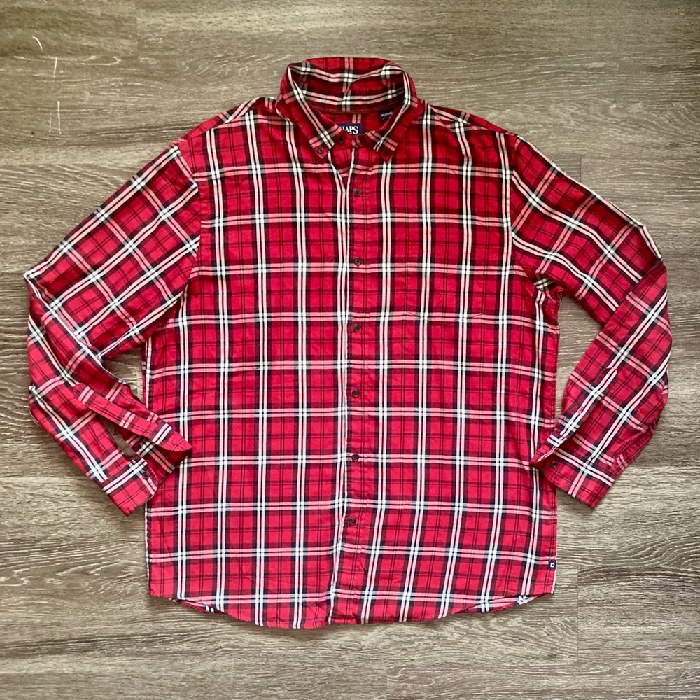Chaps easy care twill men’s red plaid button down shirt in size XL